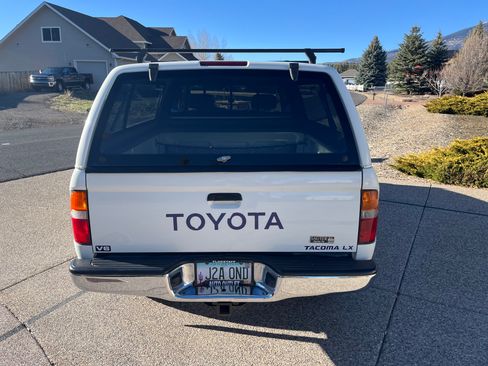 Used 1996 Toyota Tacoma 4x4 Xtracab V6 image 9