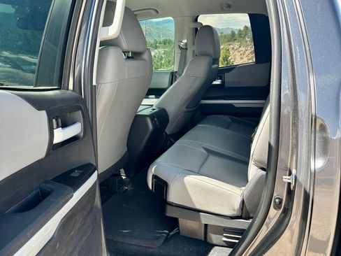 Used 2021 Toyota Tundra Limited w/ Limited Premium Package AWD/4WD image 8