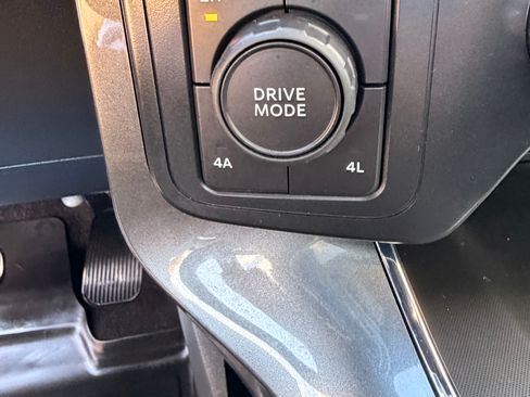 Used 2022 Ford F150 Lariat w/ Equipment Group 502A High AWD/4WD image 26