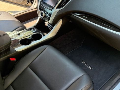 Used 2019 Acura TLX V6 image 10