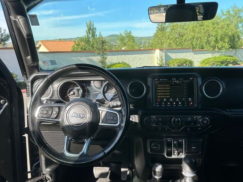 Used 2019 Jeep Wrangler Unlimited Sahara image 22
