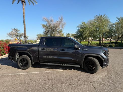 Used 2024 GMC Sierra 1500 Elevation image 4