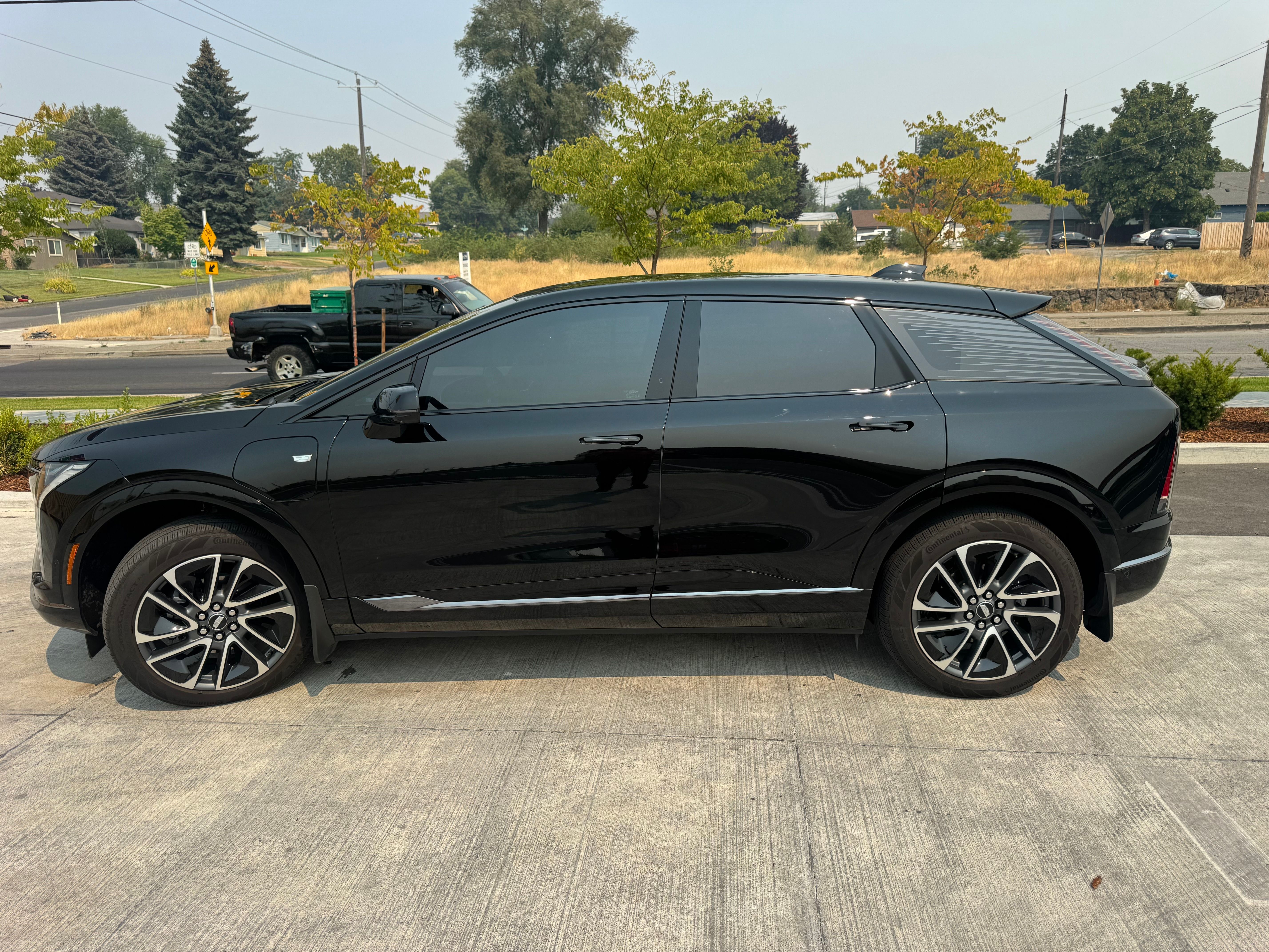 Used 2026 Cadillac Optiq Sport 2 w/ LPO, Floor Liner Package AWD/4WD image 1