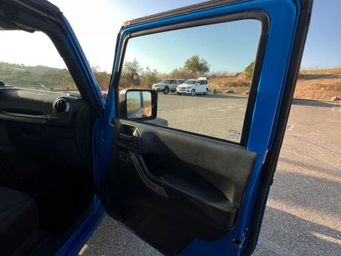 Used 2015 Jeep Wrangler Sport w/ Quick Order Package 24S AWD/4WD image 9