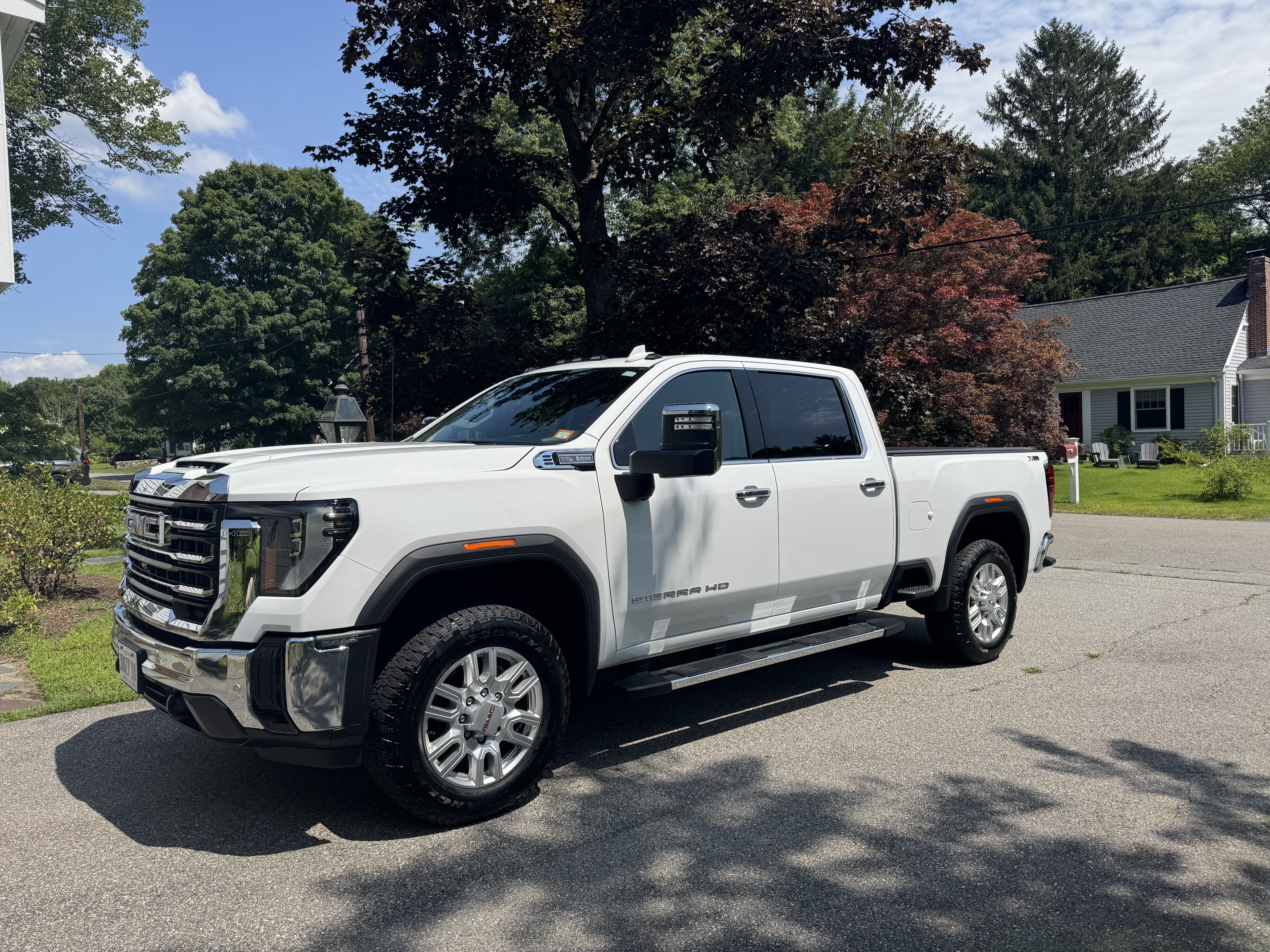 Used 2024 GMC Sierra 2500 SLT w/ SLT Premium Package AWD/4WD image 1