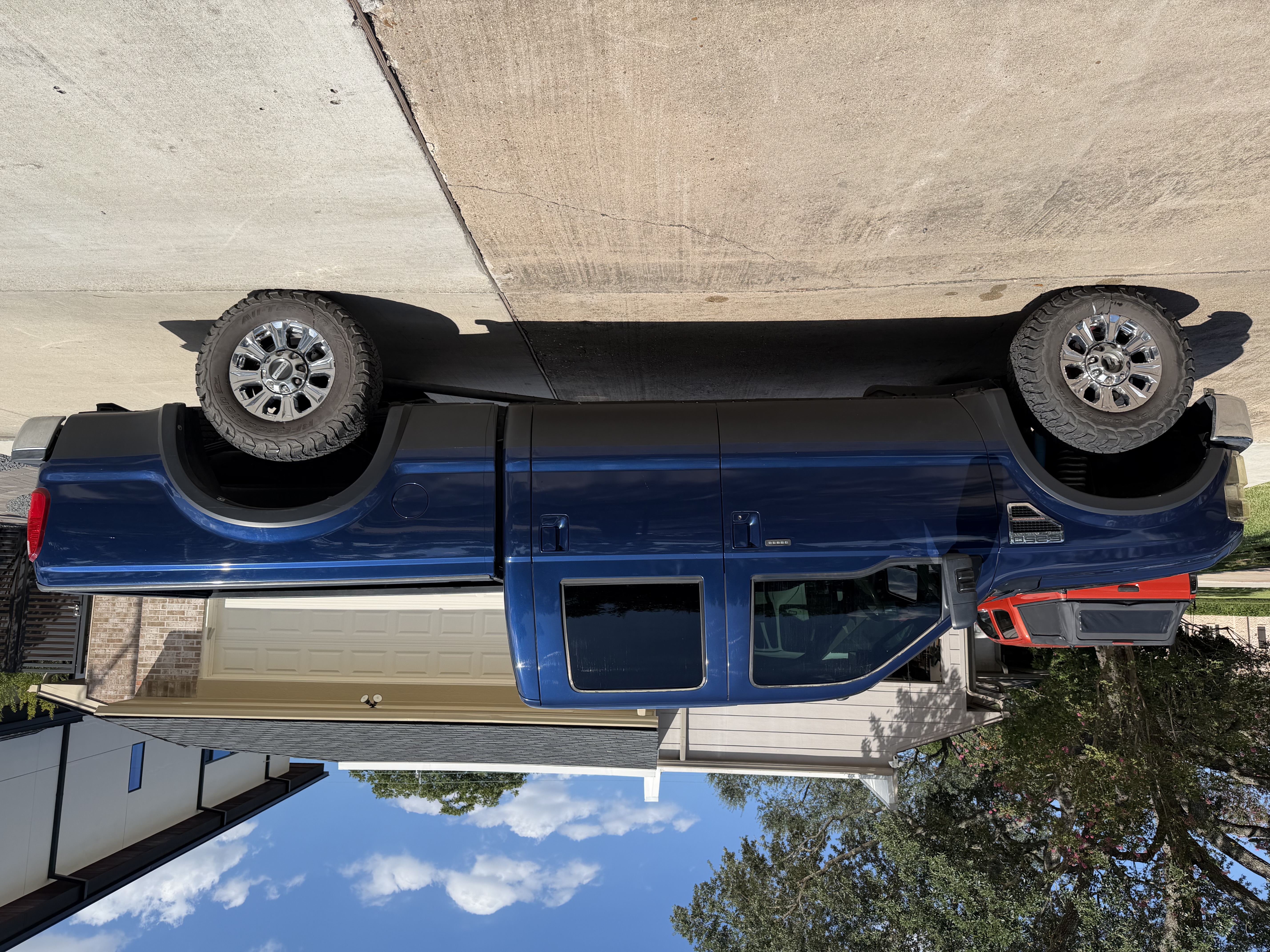 Used 2010 Ford F250 Lariat AWD/4WD image 2