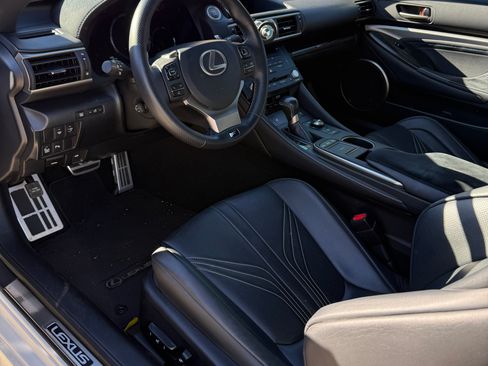 Used 2017 Lexus RC F w/ Premium Package RWD image 4