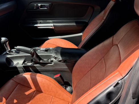 Used 2015 Ford Mustang Coupe RWD image 14