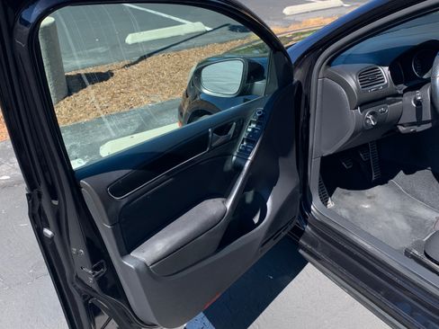 Used 2012 Volkswagen GTI 4-Door image 20