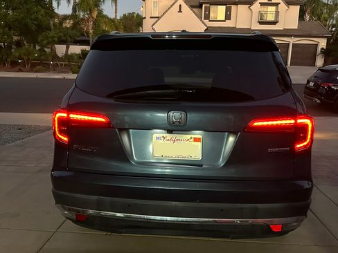 Used 2017 Honda Pilot Touring image 9