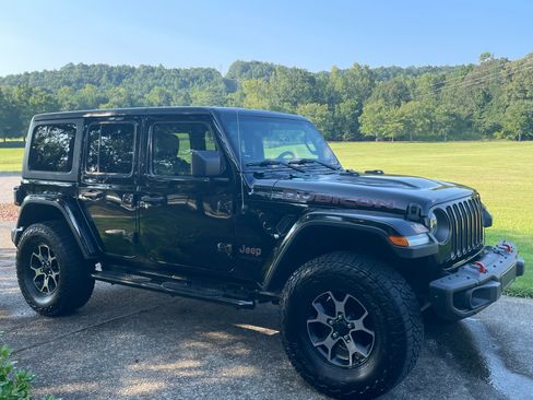Used 2018 Jeep Wrangler Unlimited Rubicon AWD/4WD image 2