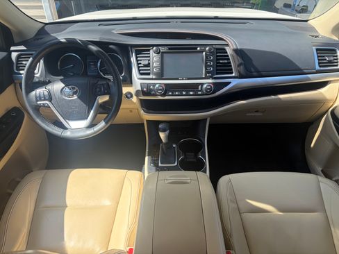 Used 2015 Toyota Highlander XLE AWD/4WD image 17
