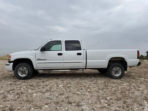 Used 2005 GMC Sierra 2500 SLE w/ Heavy-Duty Power Package image 2
