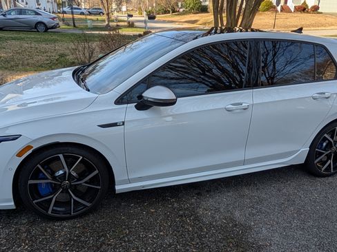 Used 2022 Volkswagen Golf R image 29