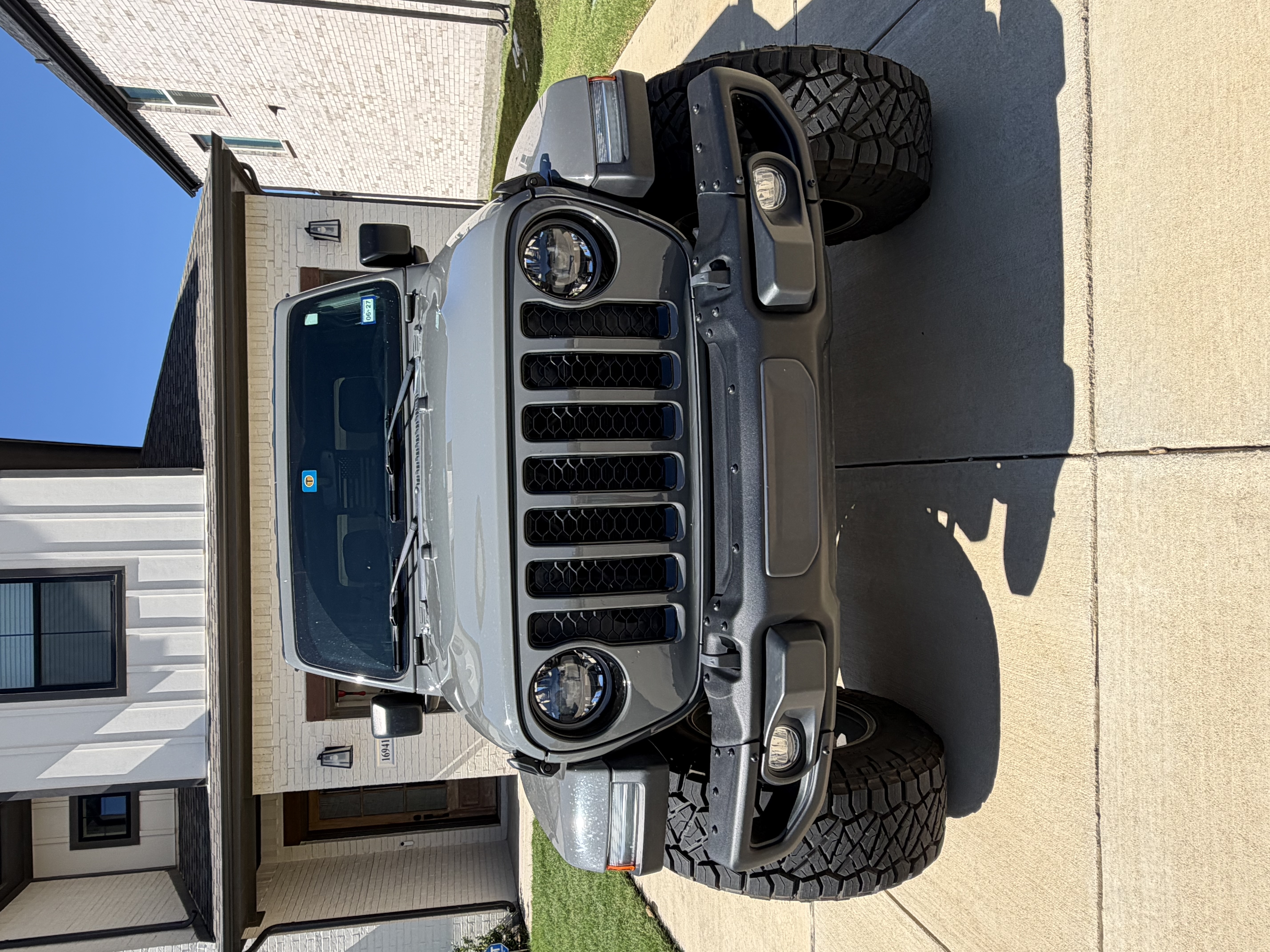 Used 2023 Jeep Gladiator Sport AWD/4WD image 9