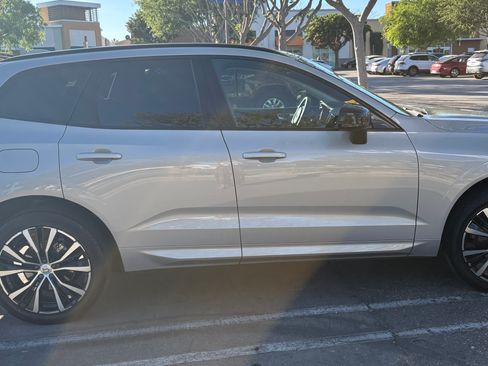 Used 2023 Volvo XC60 B5 Plus w/ Climate Package image 4