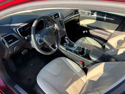 Used 2014 Ford Fusion Titanium image 4