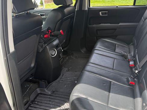 Used 2014 Honda Pilot Touring image 11