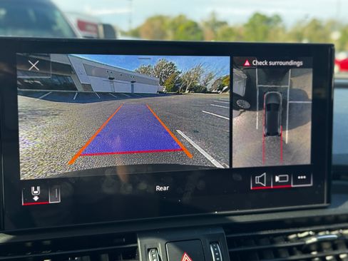 Used 2023 Audi SQ5 Premium Plus w/ Premium Plus Package image 6