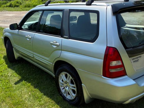 Used 2004 Subaru Forester 2.5XT AWD/4WD image 4