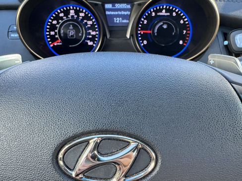 Used 2013 Hyundai Genesis 2.0T image 13