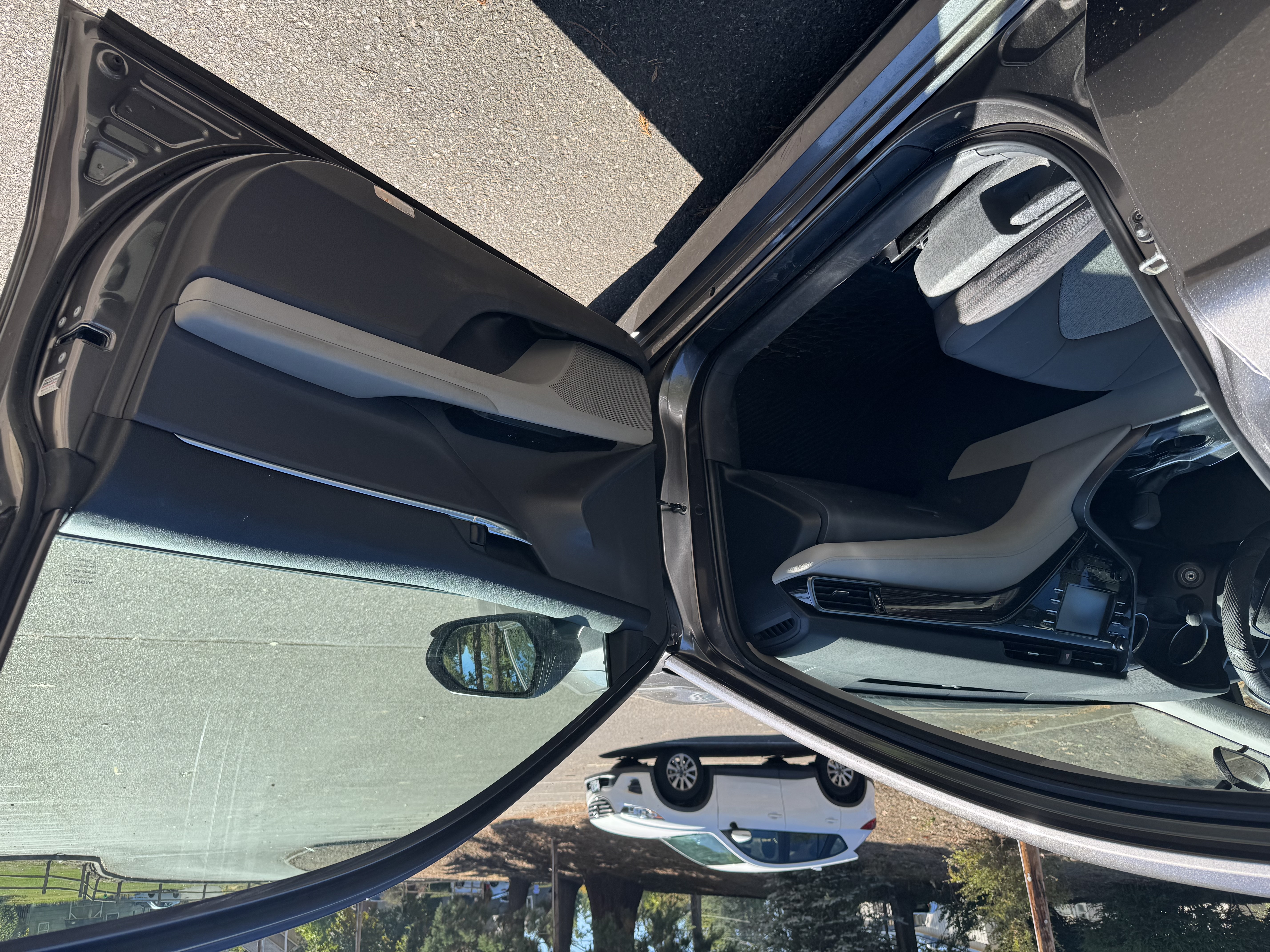 Used 2019 Toyota Camry LE FWD image 23