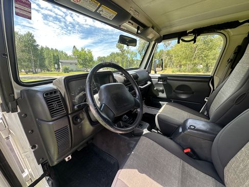 Used 2000 Jeep Wrangler Sport AWD/4WD image 15