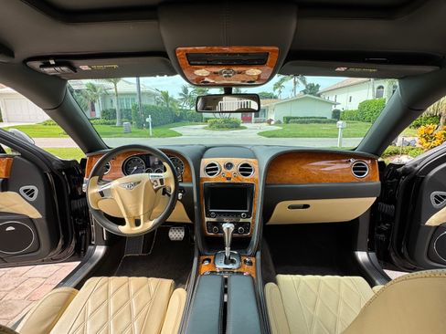 Used 2014 Bentley Flying Spur W12 image 21