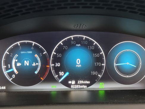 Used 2016 Jaguar XJ Supercharged image 8