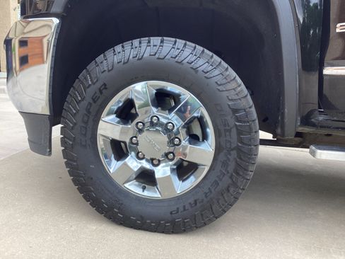 Used 2018 GMC Sierra 2500 SLT w/ Duramax Plus Package AWD/4WD image 5