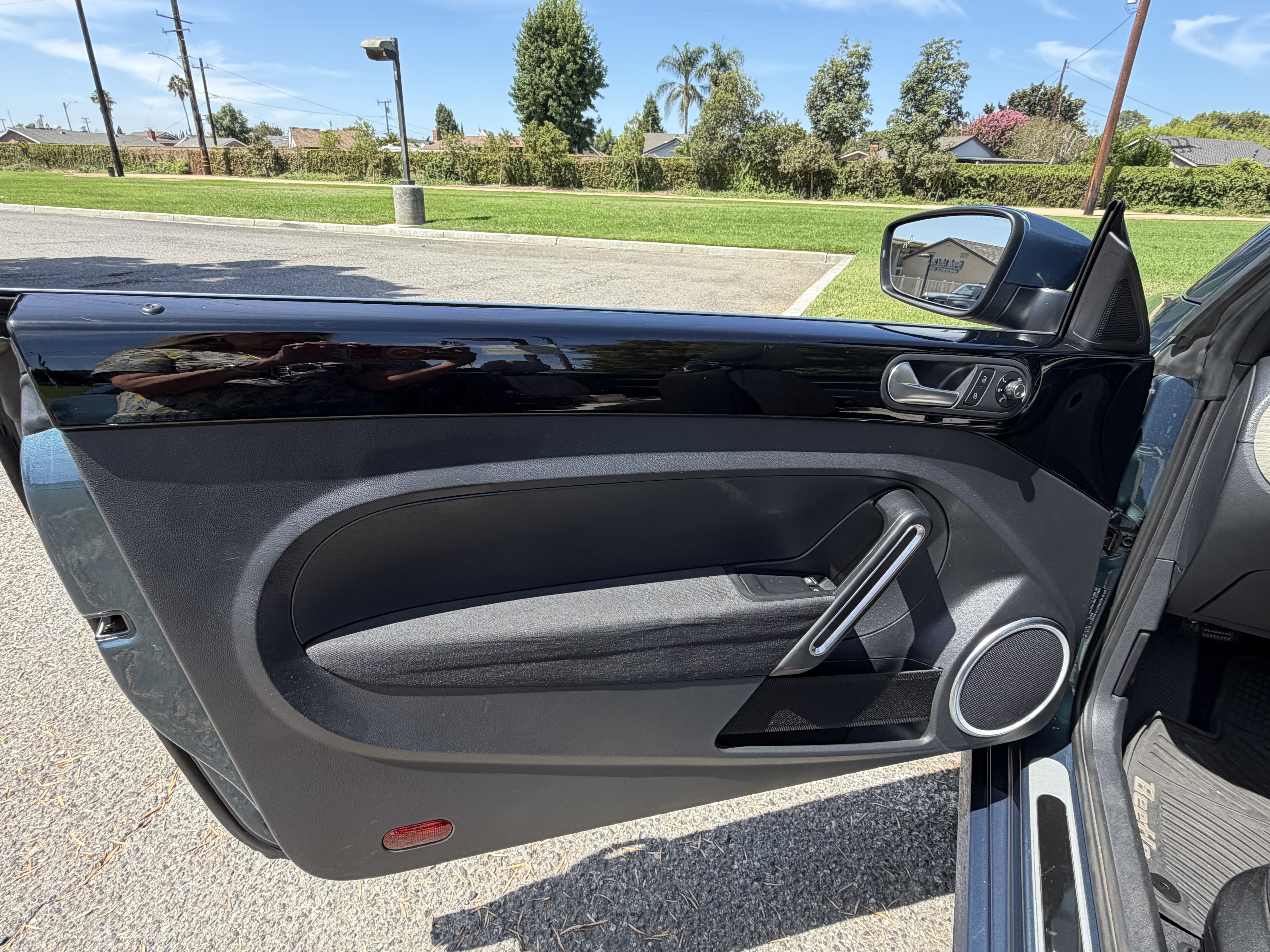 Used 2018 Volkswagen Beetle 2.0T Coast FWD image 6