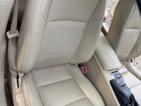 Used 2015 Lexus ES 300h image 16