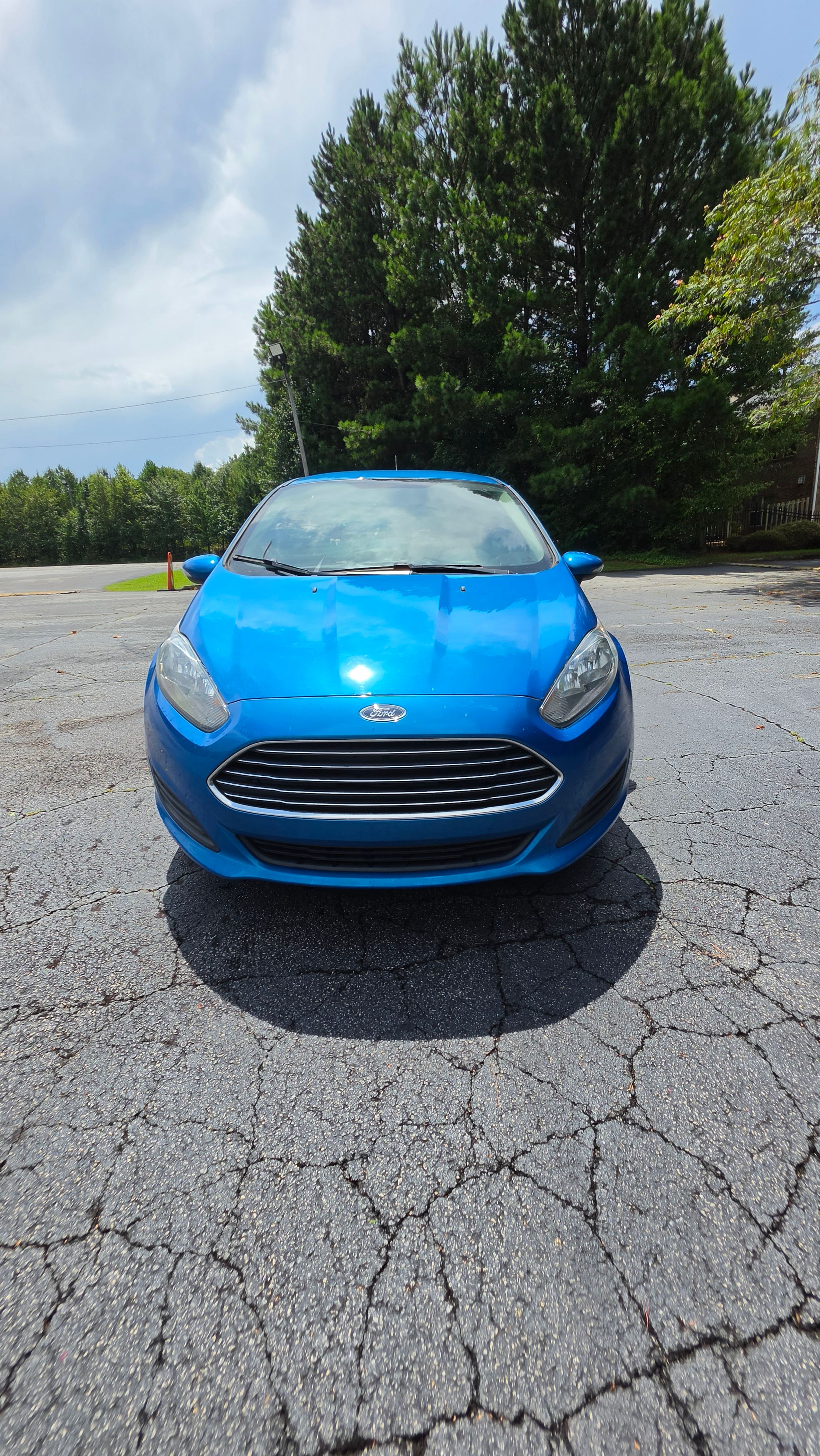 Used 2016 Ford Fiesta SE w/ Cold Weather Package FWD image 4