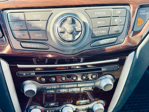 Used 2016 Nissan Pathfinder Platinum image 15