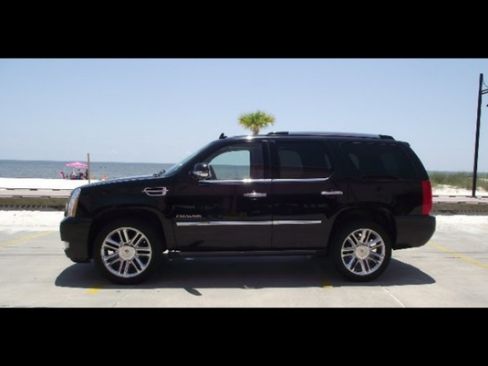 Used 2012 Cadillac Escalade Platinum image 2