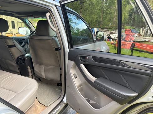 Used 2006 Toyota 4Runner Limited w/ Preferred Accessory Pkg AWD/4WD image 1