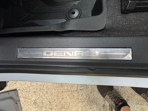 Used 2020 GMC Terrain Denali w/ Denali Premium Package AWD/4WD image 26