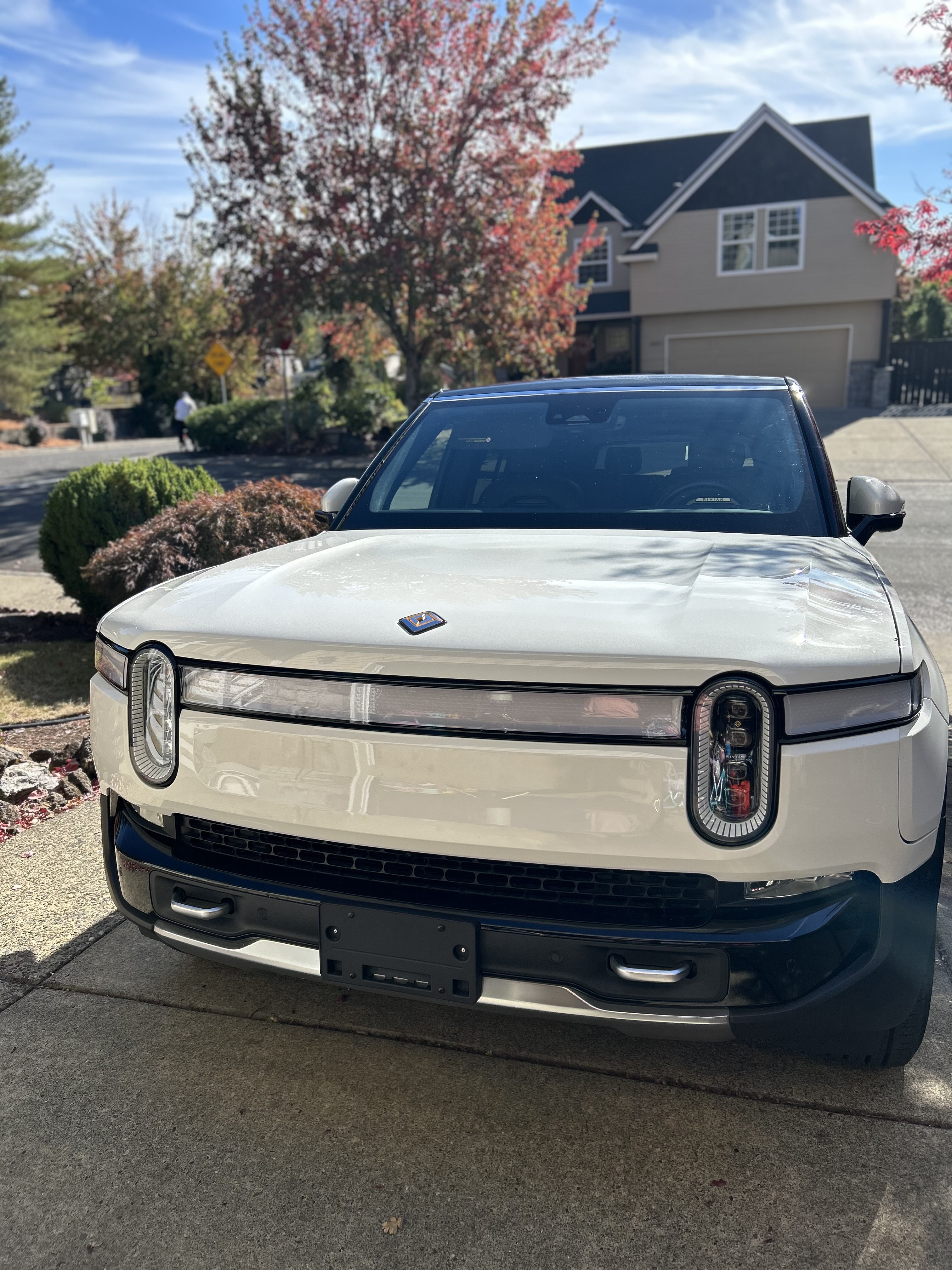 Used 2024 Rivian R1S Adventure Dual AWD/4WD image 2