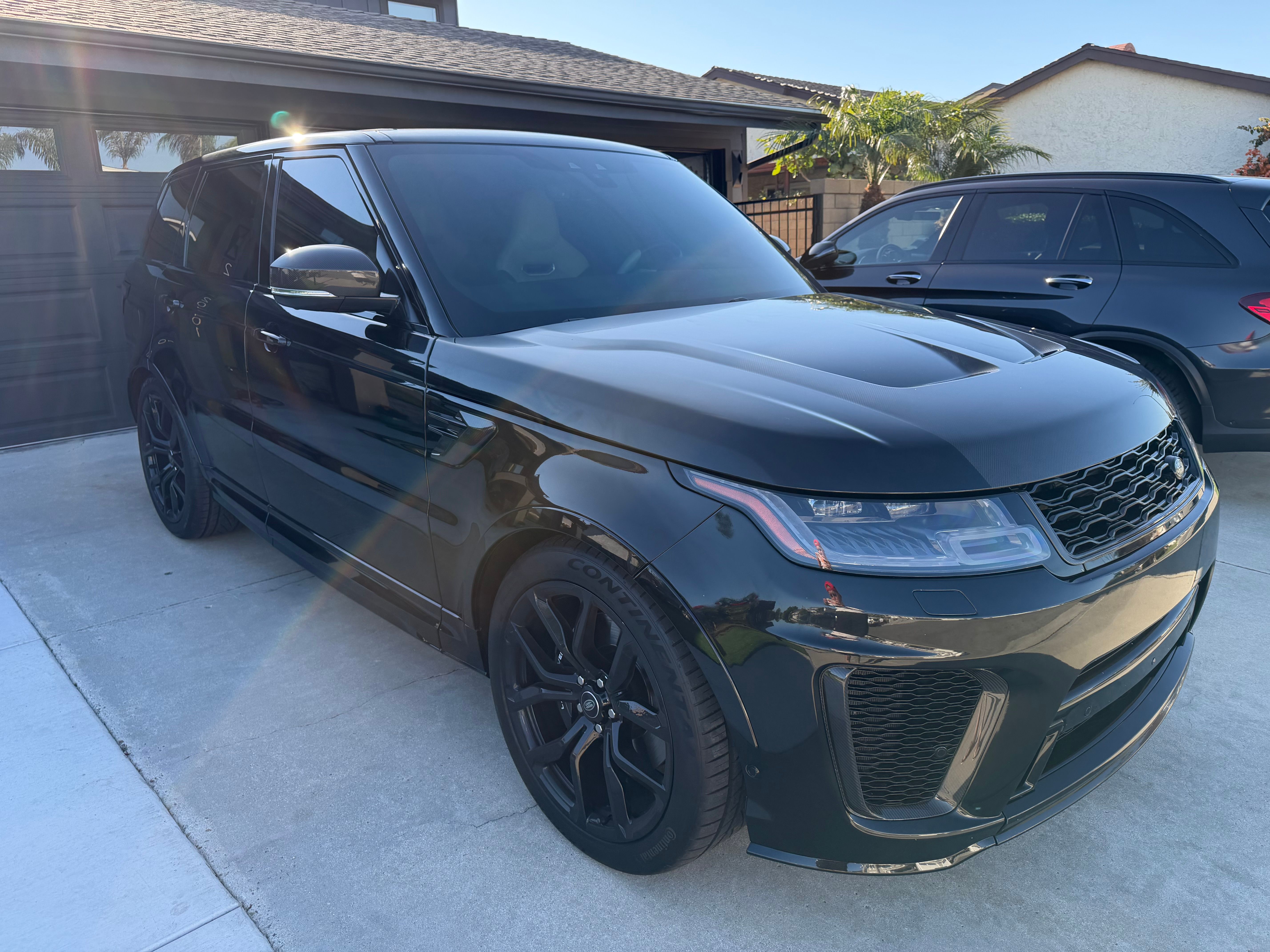 Used 2022 Land Rover Range Rover Sport SVR Carbon Edition AWD/4WD image 1