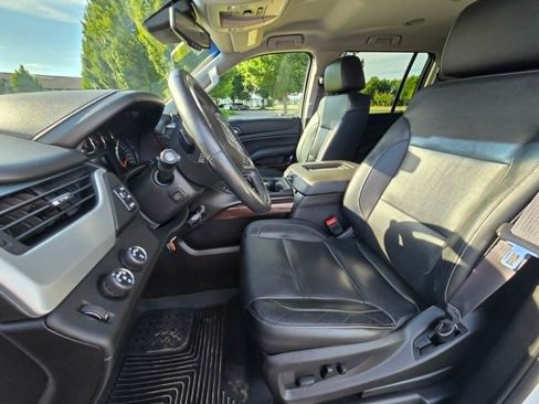 Used 2017 GMC Yukon XL SLT AWD/4WD image 8