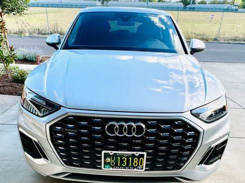 Used 2023 Audi Q5 2.0T Premium Plus w/ Premium Plus Package AWD/4WD image 2