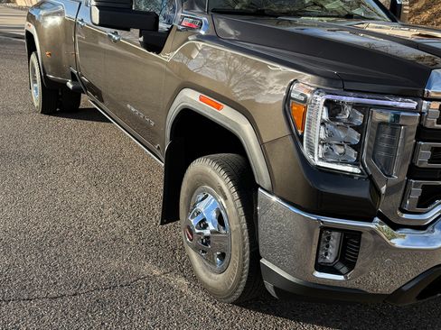 Used 2021 GMC Sierra 3500 SLT w/ SLT Premium Package image 2