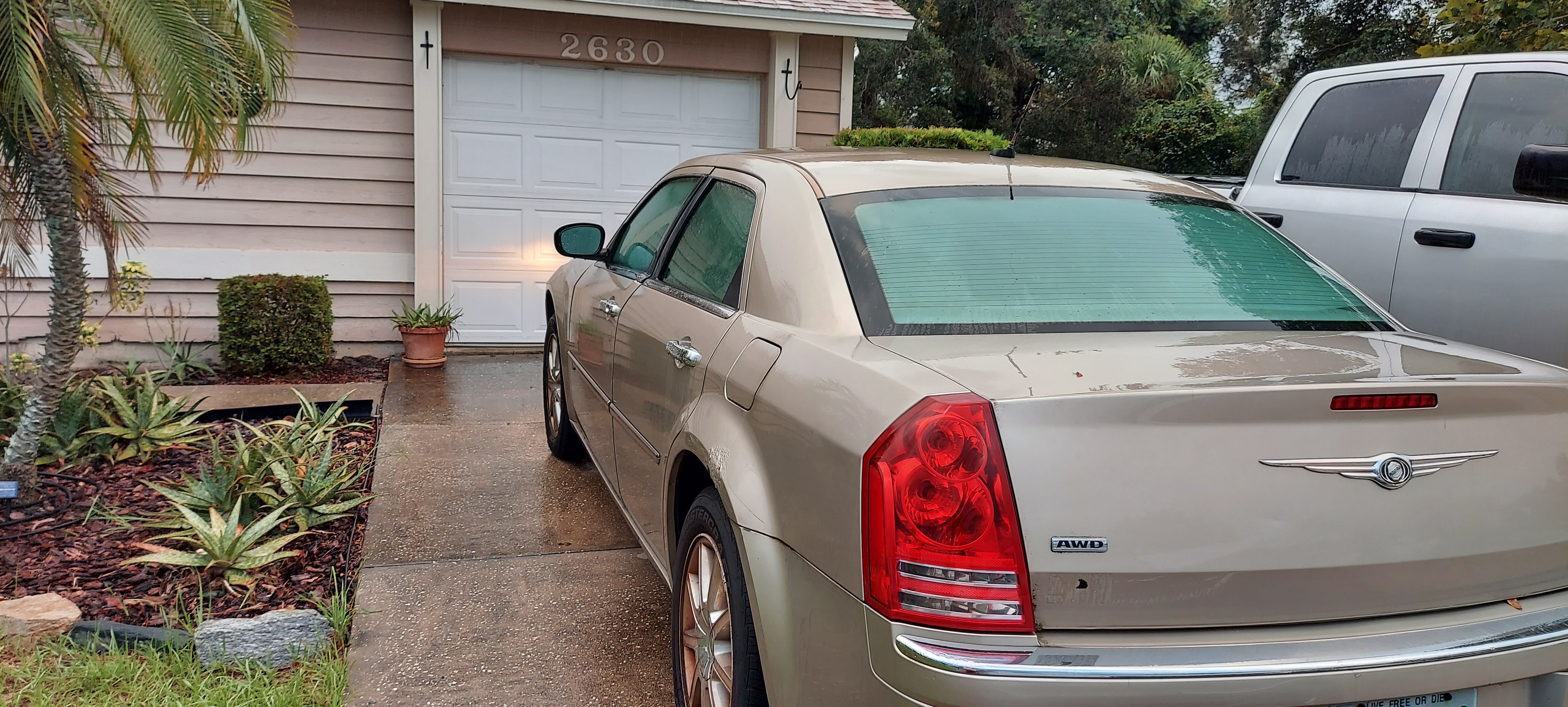 Used 2008 Chrysler 300 C w/ Protection Group II AWD/4WD image 2