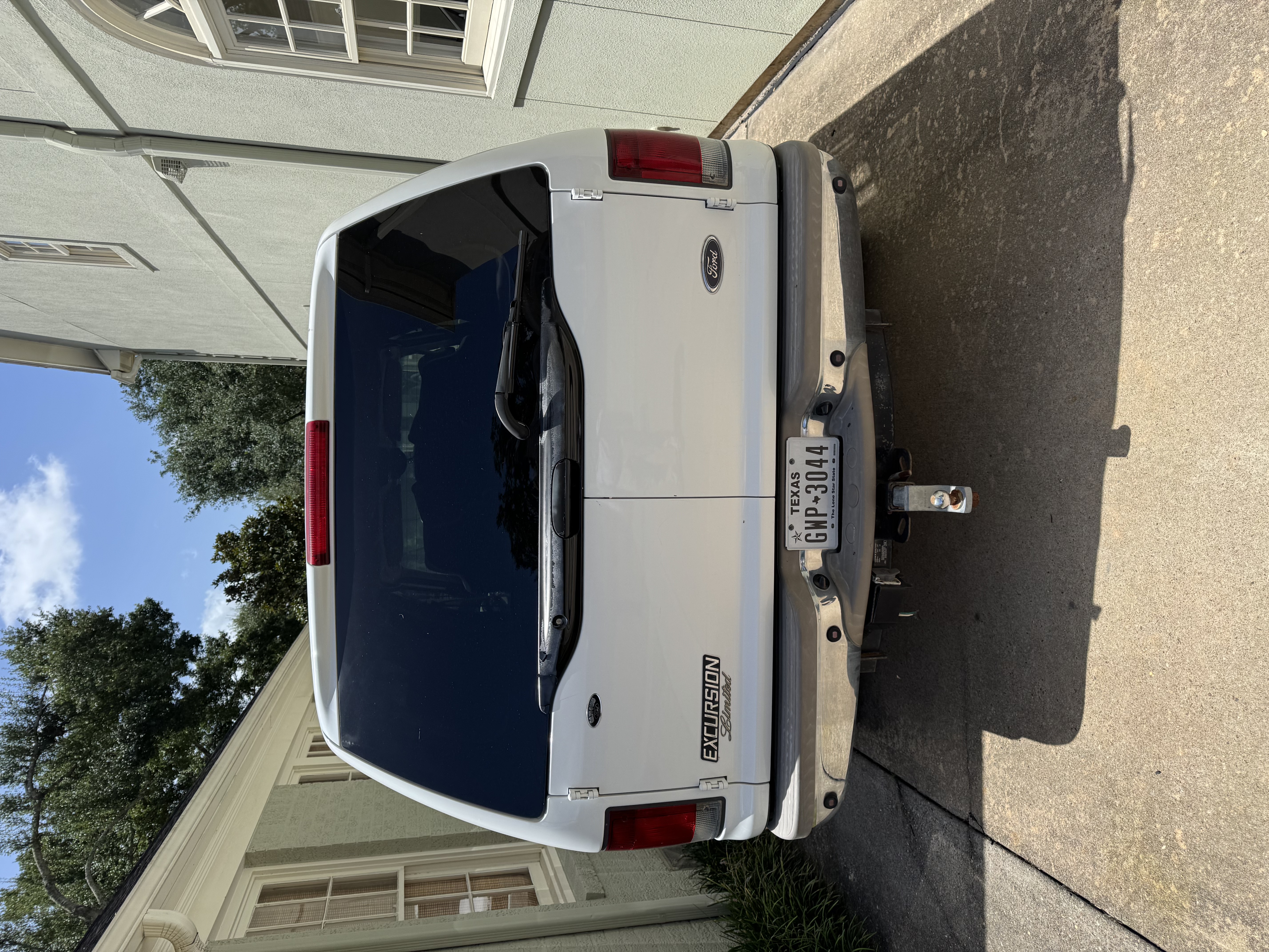 Used 2002 Ford Excursion Limited AWD/4WD image 2