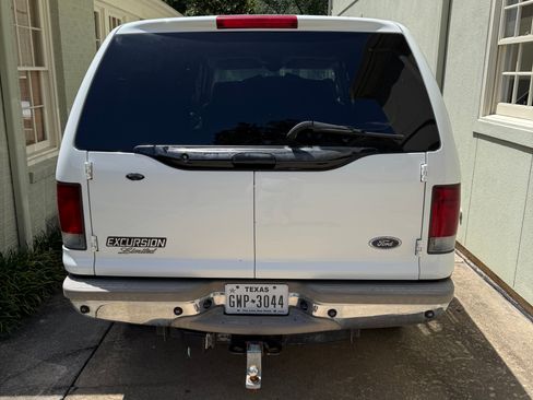 Used 2002 Ford Excursion Limited AWD/4WD image 2