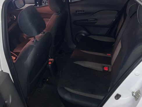 Used 2019 Nissan Kicks SV image 10