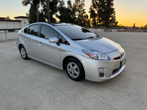 Used 2010 Toyota Prius Four image 1
