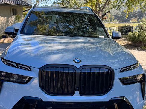 Used 2023 BMW X7 xDrive40i w/ Executive Package image 8