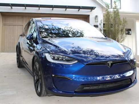 Used 2022 Tesla Model X image 4