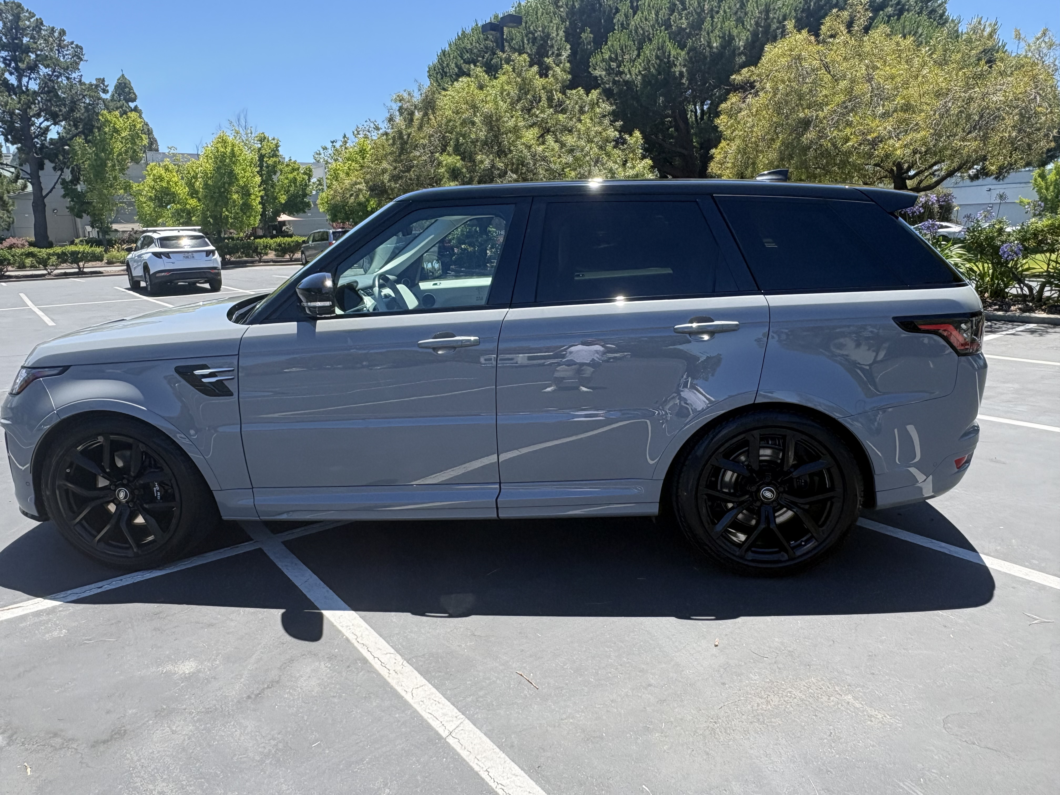 Used 2022 Land Rover Range Rover Sport SVR AWD/4WD image 21